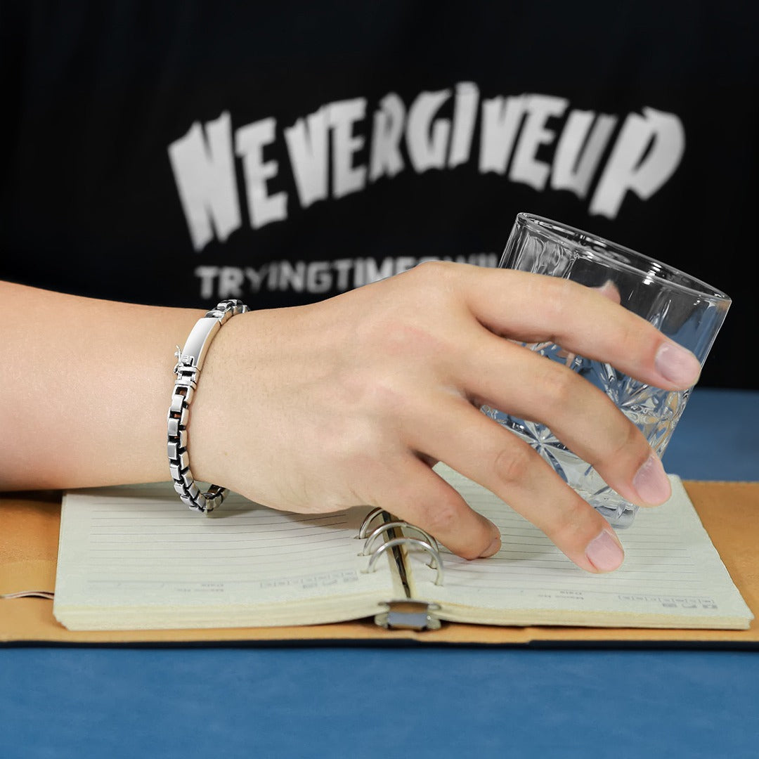 Tsinglong-Bracelet with Cube Structure