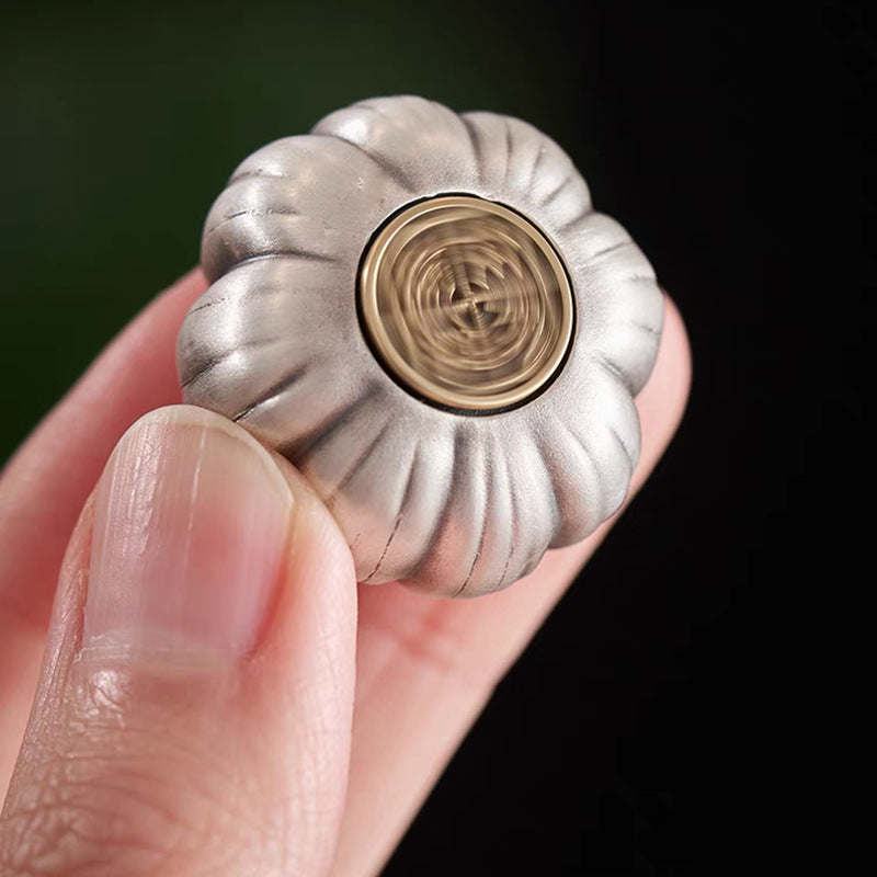 Tsinglong-Garlic-Shaped Keychain with Rotating Bottom