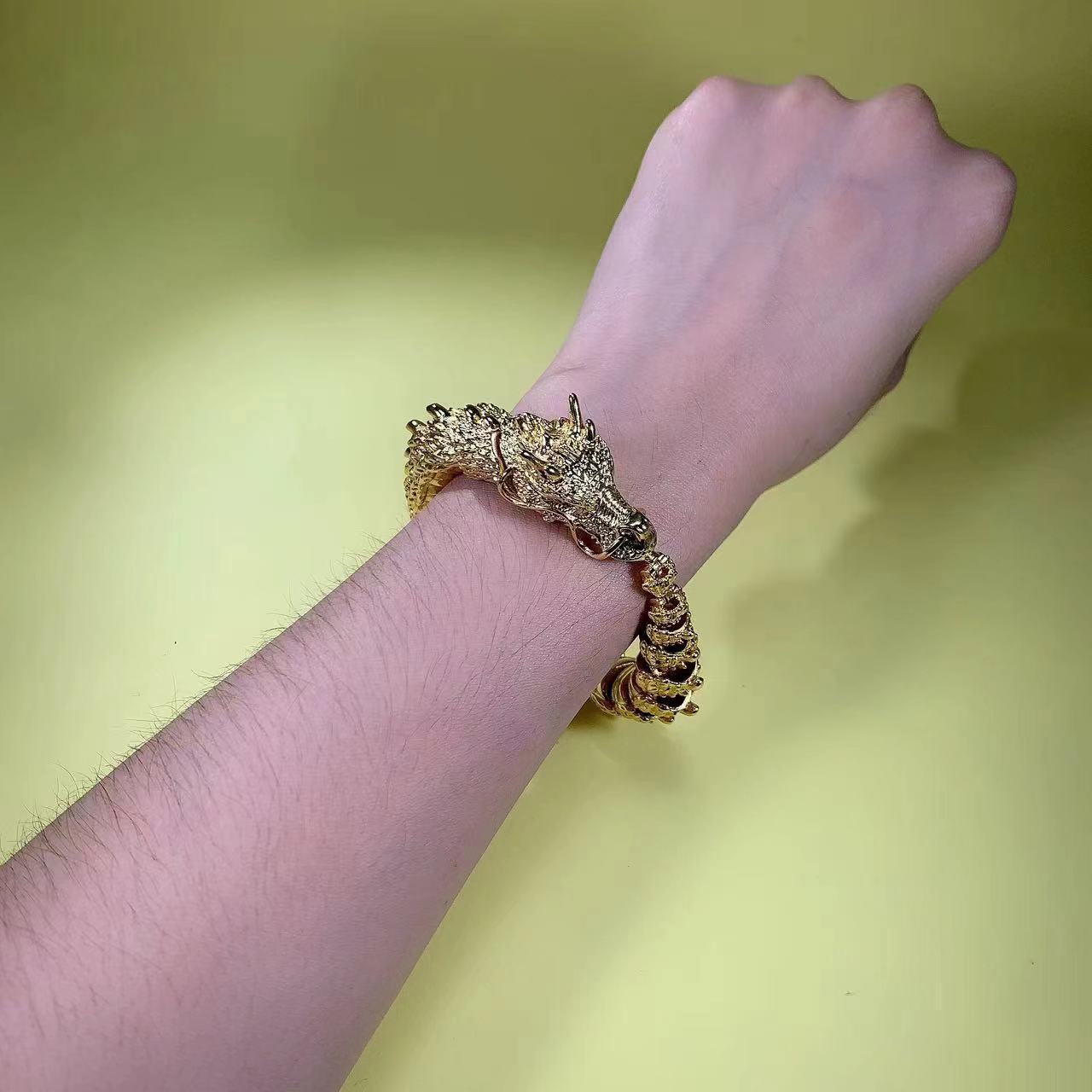 Tsinglong-Golden Dragon Bone Design Bracelet