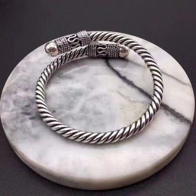 Tsinglong-Twisted Pattern Handmade Braided Bangle